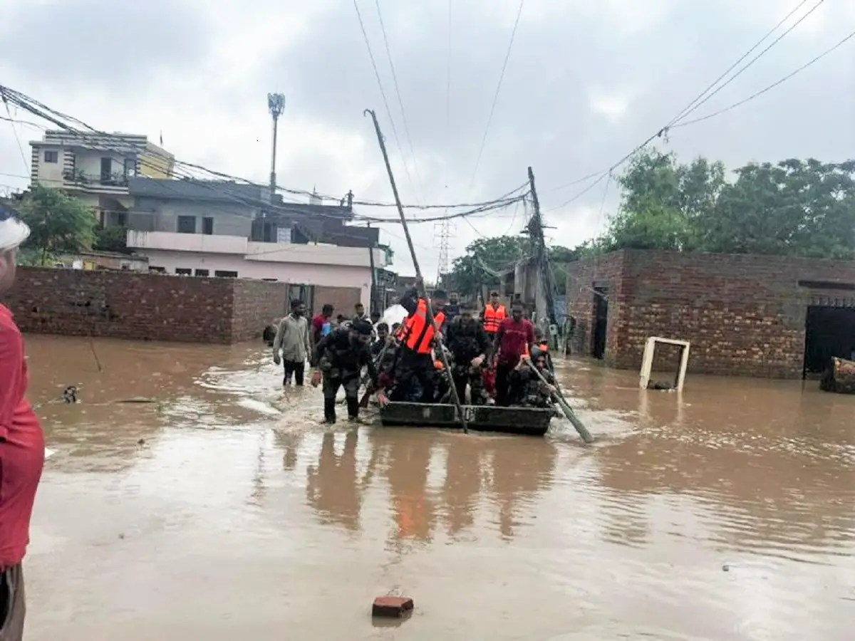 patiala-floods-army-and-administration-rescue-people-from-waterlogged-areas
